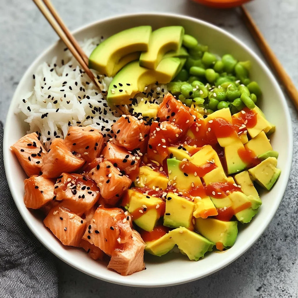 Poké Bowl mit Lachs Rezept - Gesund und einfach in der Zubereitung